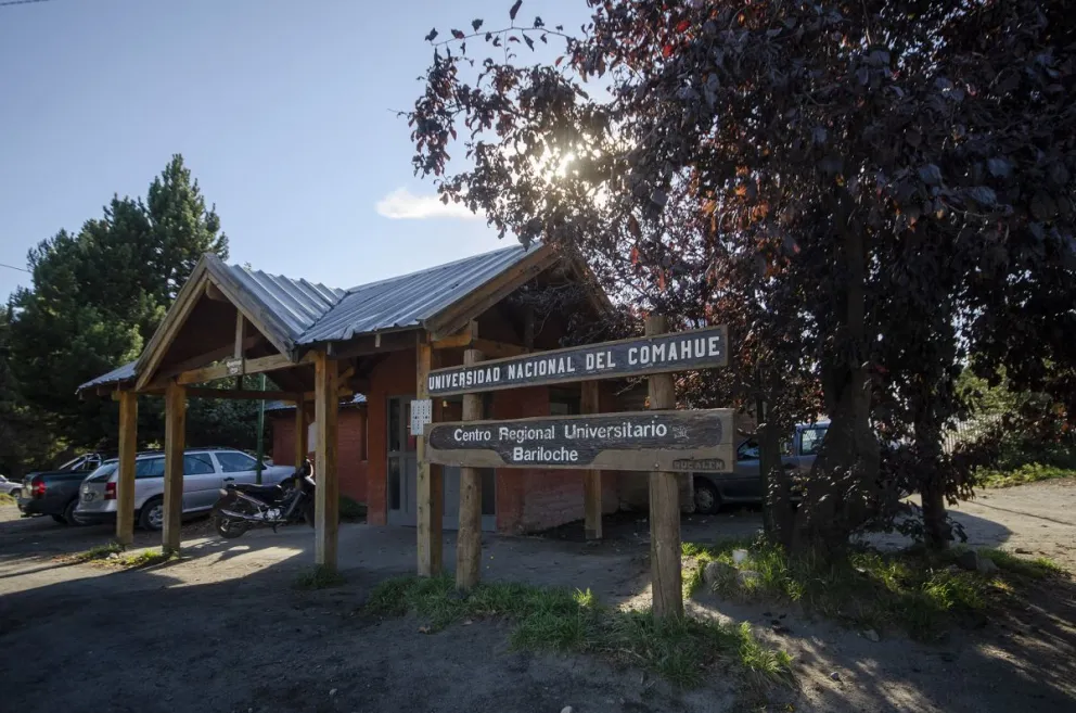 Comunidades originarias, partidos políticos y organizaciones ambientalístas invitan a la iniciativa en defensa de los glaciares. Foto: Marcelo Martínez.