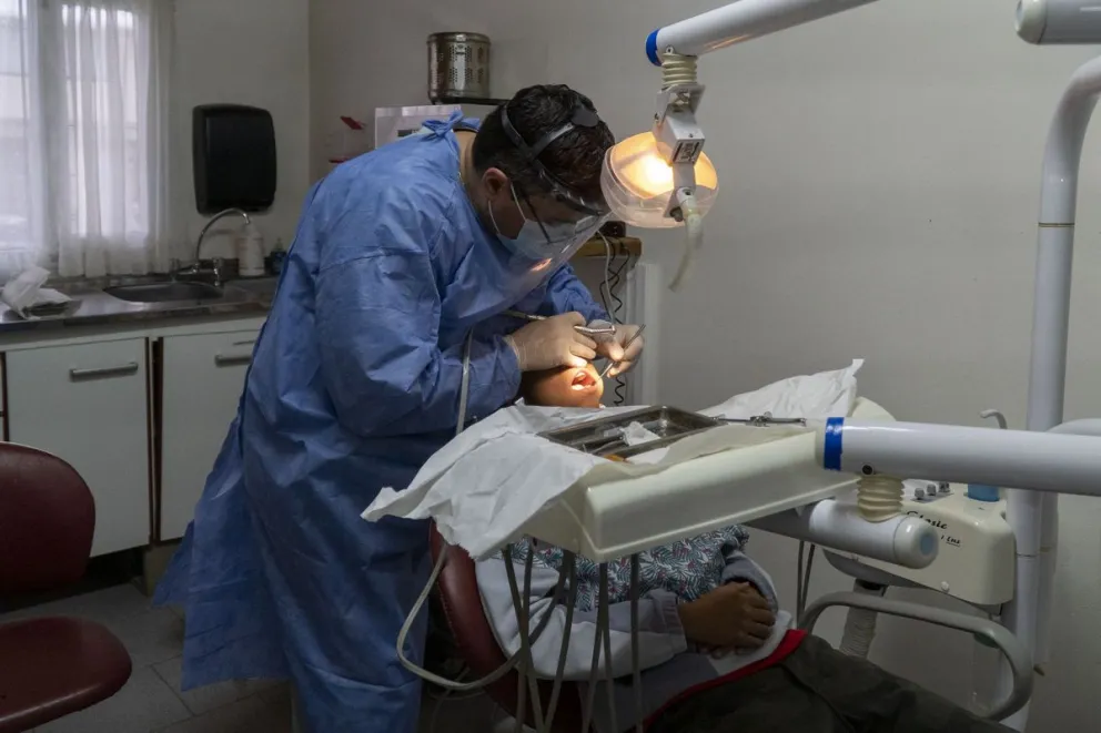 ¿Cuáles son los cambios en las prepagas y obras sociales tras el DNU?