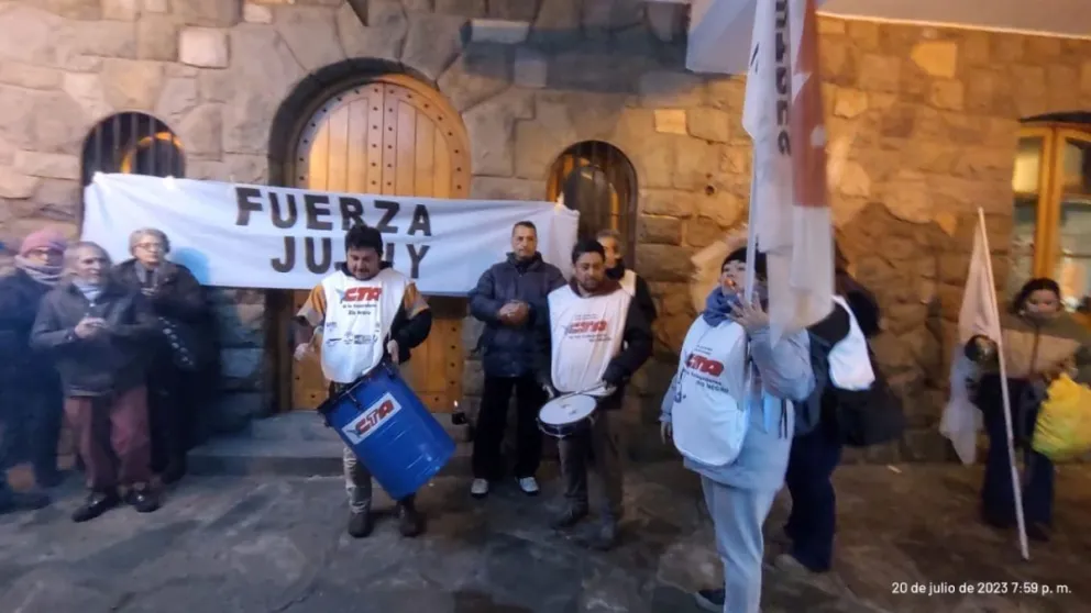 A 47 años de “la Noche del Apagón”, organizaciones sociales se movilizaron en Bariloche