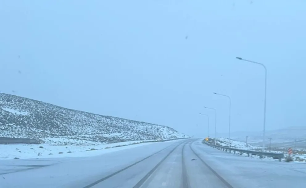 Extrema precaución en la ruta 23 por presencia de nieve y hielo