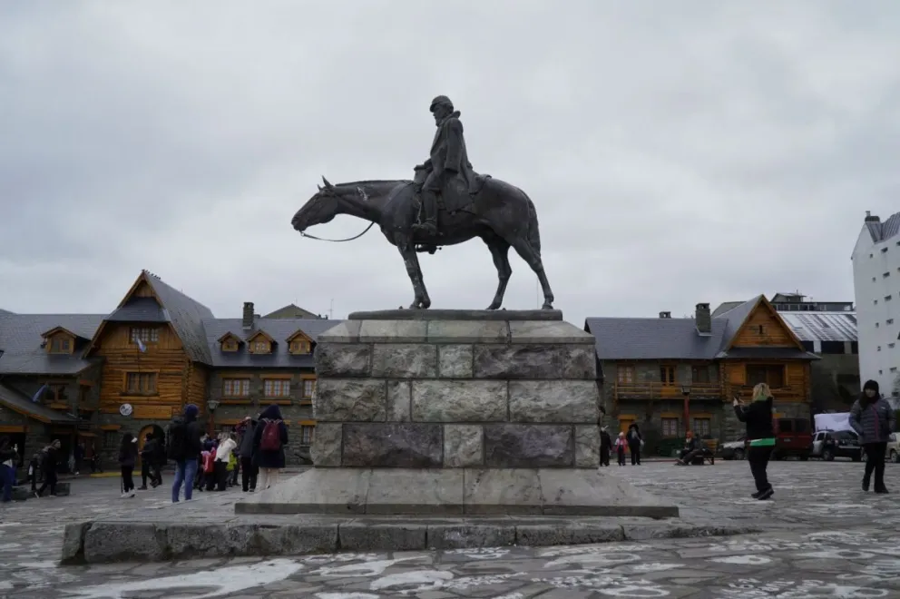 La Gobernadora se sumó a la polémica por el traslado del monumento a Roca