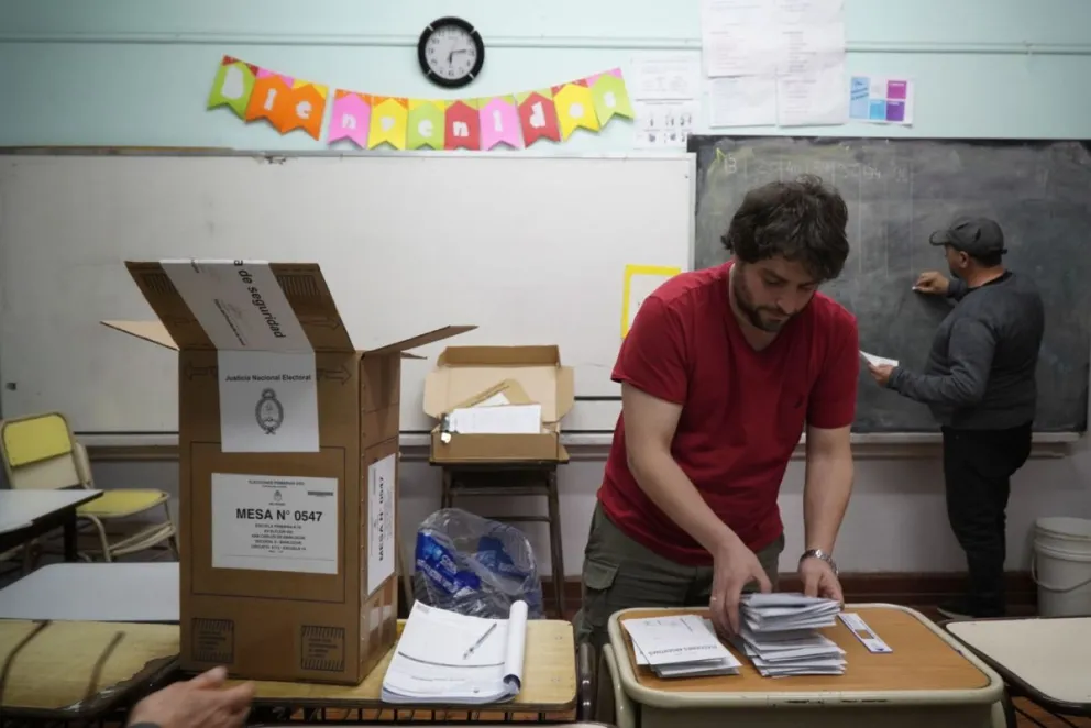 Cerraron los comicios y esperan los primeros números de las elecciones
