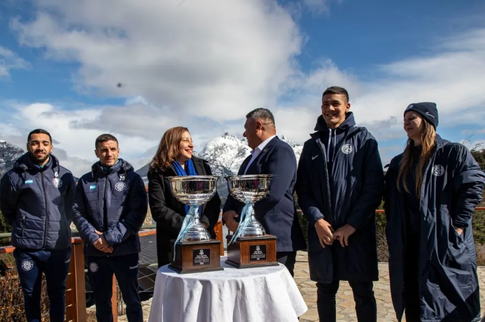 La Provincia y AFA firmaron un convenio para el desarrollo de FUTSAL en Bariloche