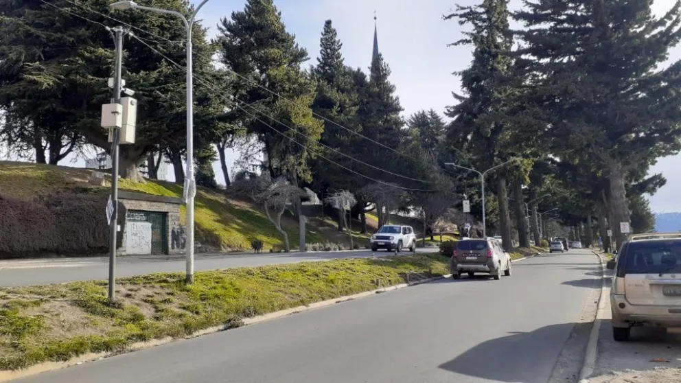 Los radares de velocidad en la avenida Bustillo están listos para empezar a funcionar