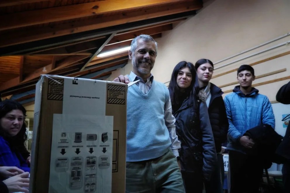 "La salida es votando. La salida es por la democracia"