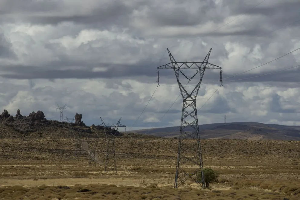 Atraso, energía, política y corrupción