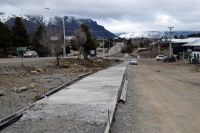 Construyen una nueva senda en la colectora norte de Juan Herman