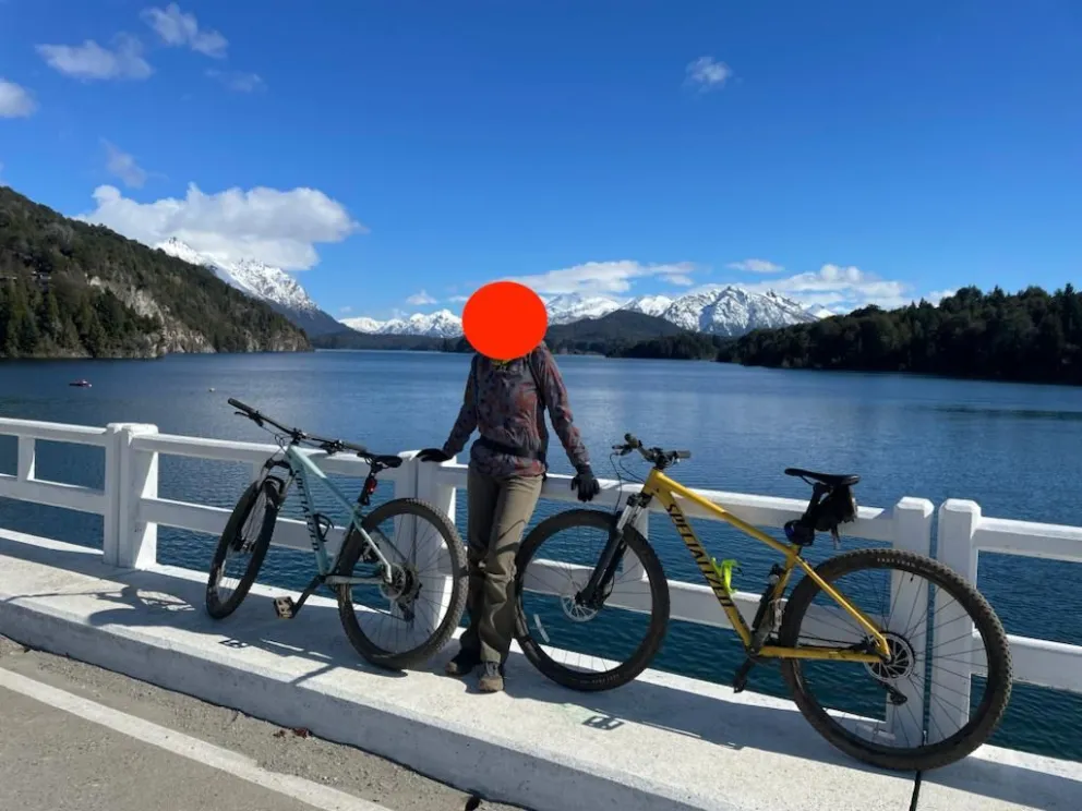Les robaron las bicicletas a dos turistas y ofrecen recompensa para recuperarlas