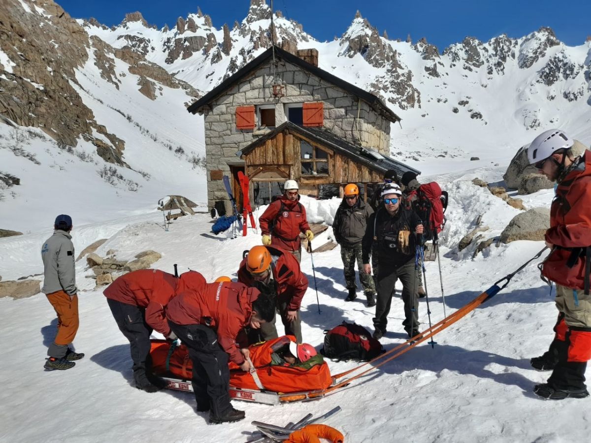 “Es imprescindible contar con el equipo necesario para realizar rescates en la montaña”
