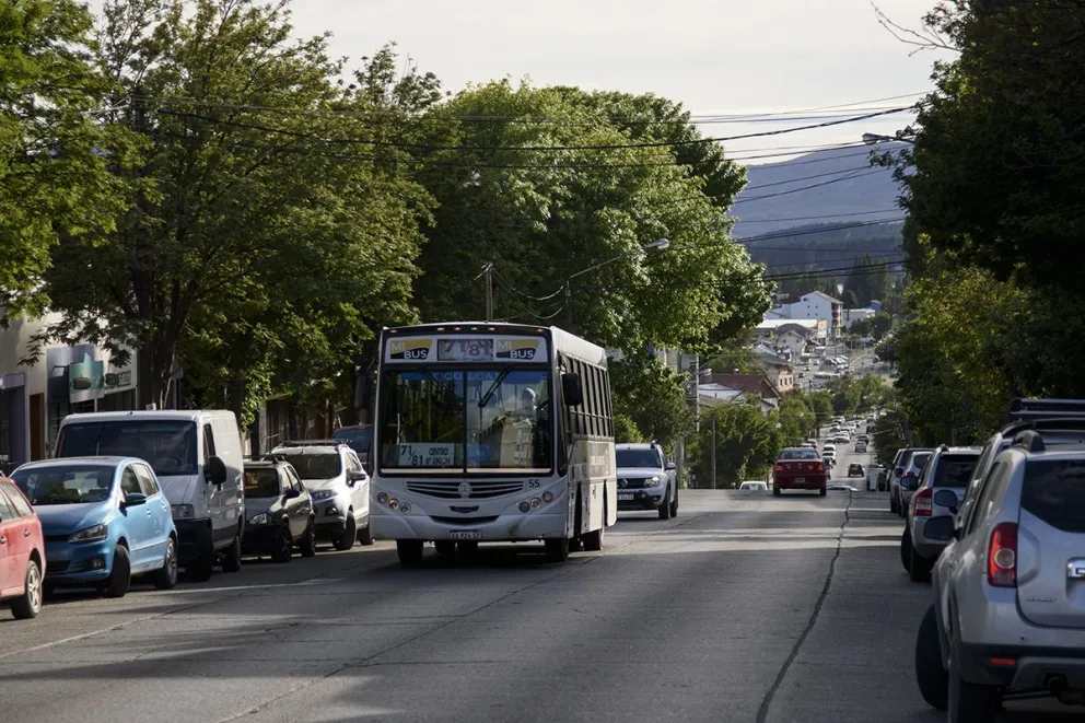 Fin a la medida extraordinaria por hechos de vandalismo: el colectivo vuelve a La Paz. Foto: Marcelo Martínez