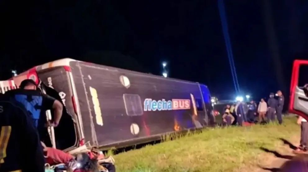 Volcó un micro con estudiantes que volvían del viaje de egresados en Bariloche