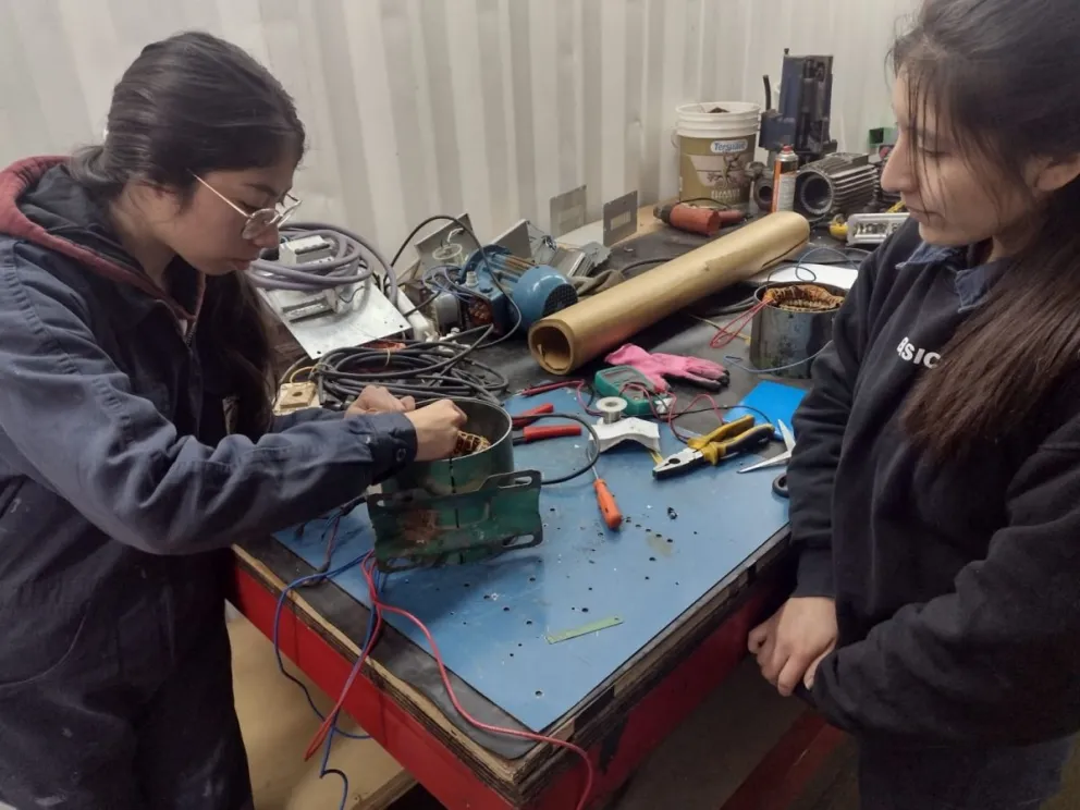 La CEB brinda talleres para estudiantes barilochenses 