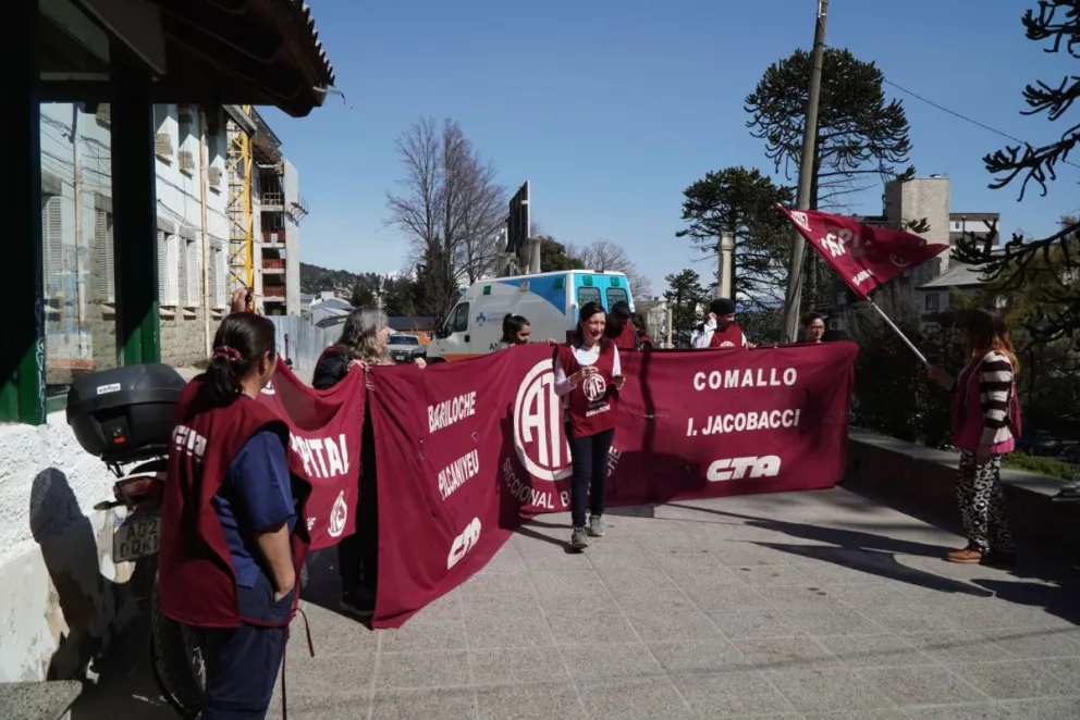 Trabajadores de Salud vuelven a reclamar por la crisis sanitaria