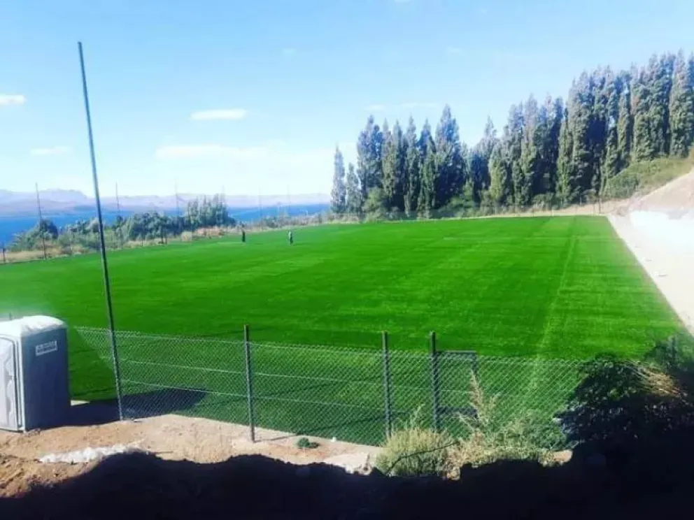Realizan una colecta de ropa y accesorios para jugar al fútbol