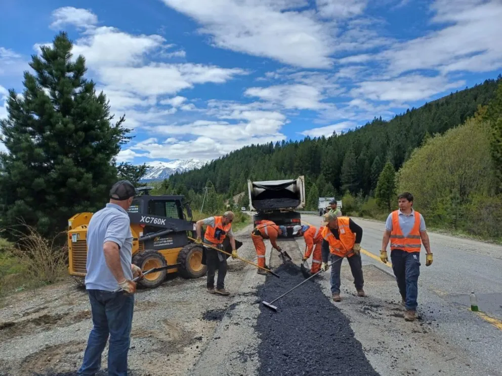 Intensifican tareas de mantenimiento en la ruta 40 entre Bariloche y El Bolsón