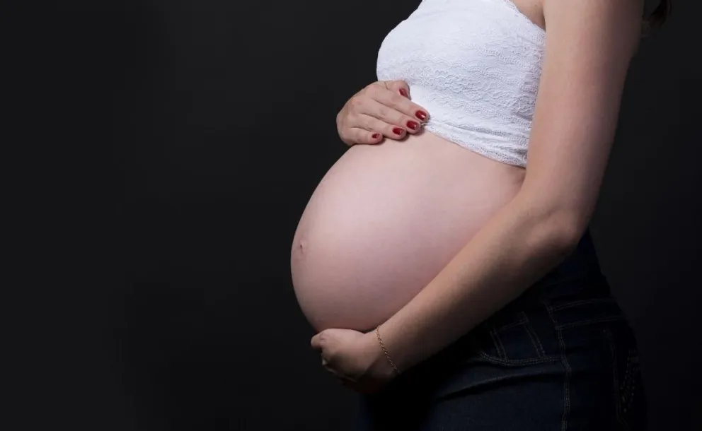 Reconocen como madres a dos mujeres que tuvieron a una hija