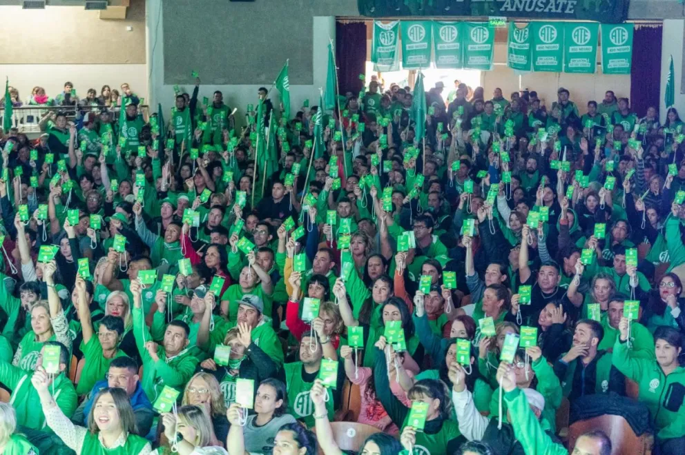 “Milei viene por puestos laborales y derechos sociales”