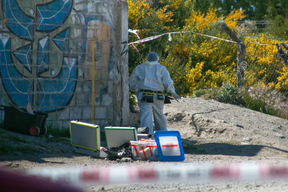 Hallaron un cuerpo en un descampado cerca del club Estudiantes