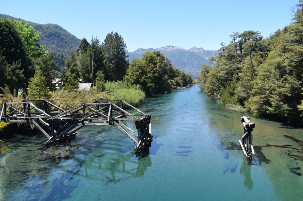 Advierten sobre los peligros de arrojarse al agua desde puentes y muelles