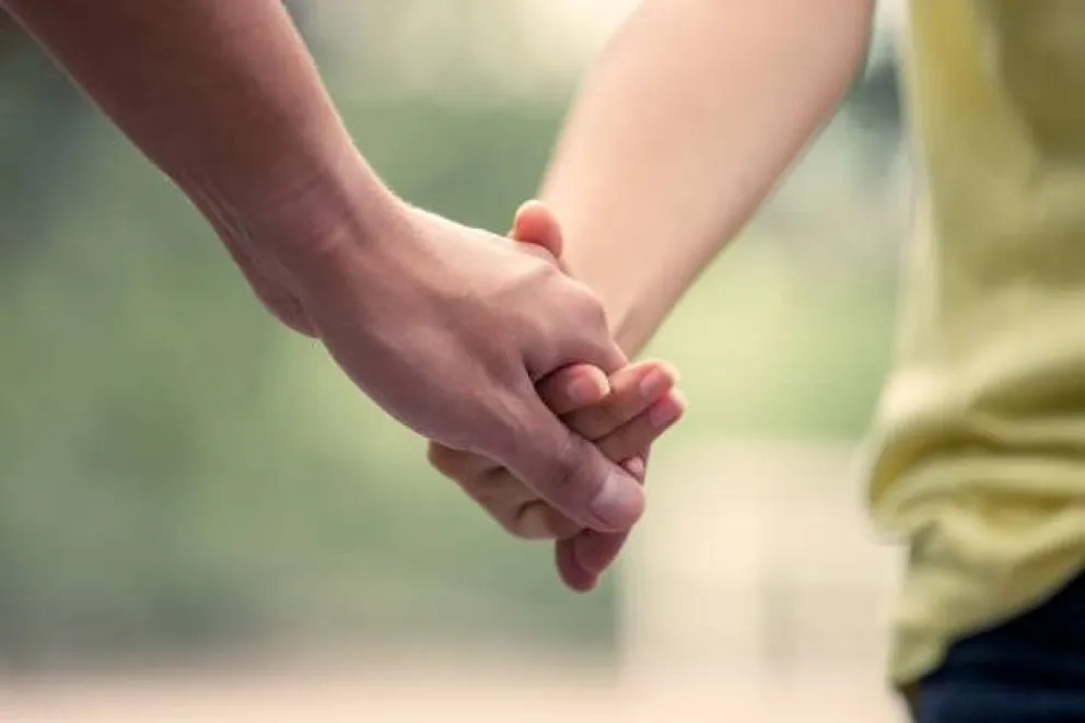 Una adolescente pidió ser reconocida por su padre  