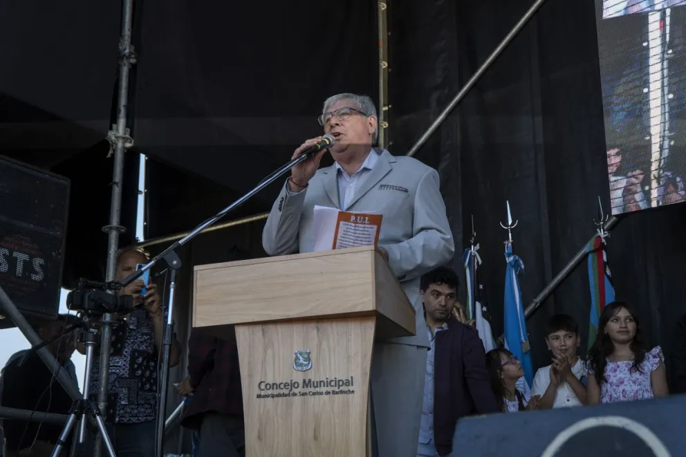 Cortés propuso cobrar un impuesto municipal a los monotributistas y profesionales