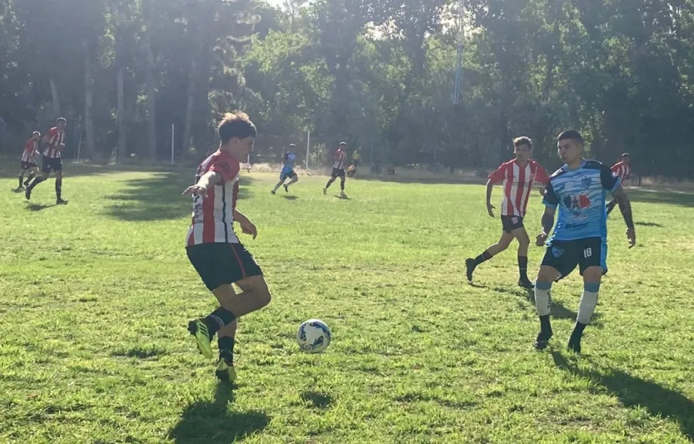 Estudiantes Unidos y Chicago se despidieron con derrota