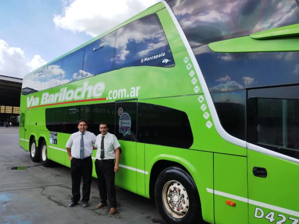 De choferes a parteros: una mujer dio a luz a su beba en el colectivo