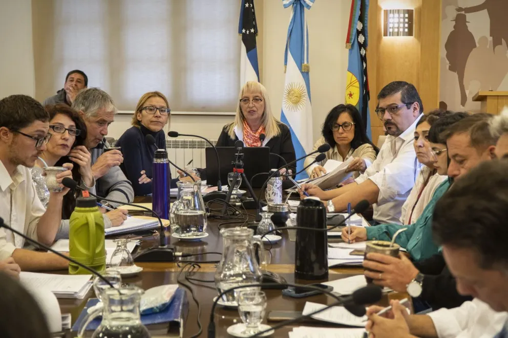 Incertidumbre y críticas en la comisión para tratar el presupuesto presentado por Cortés