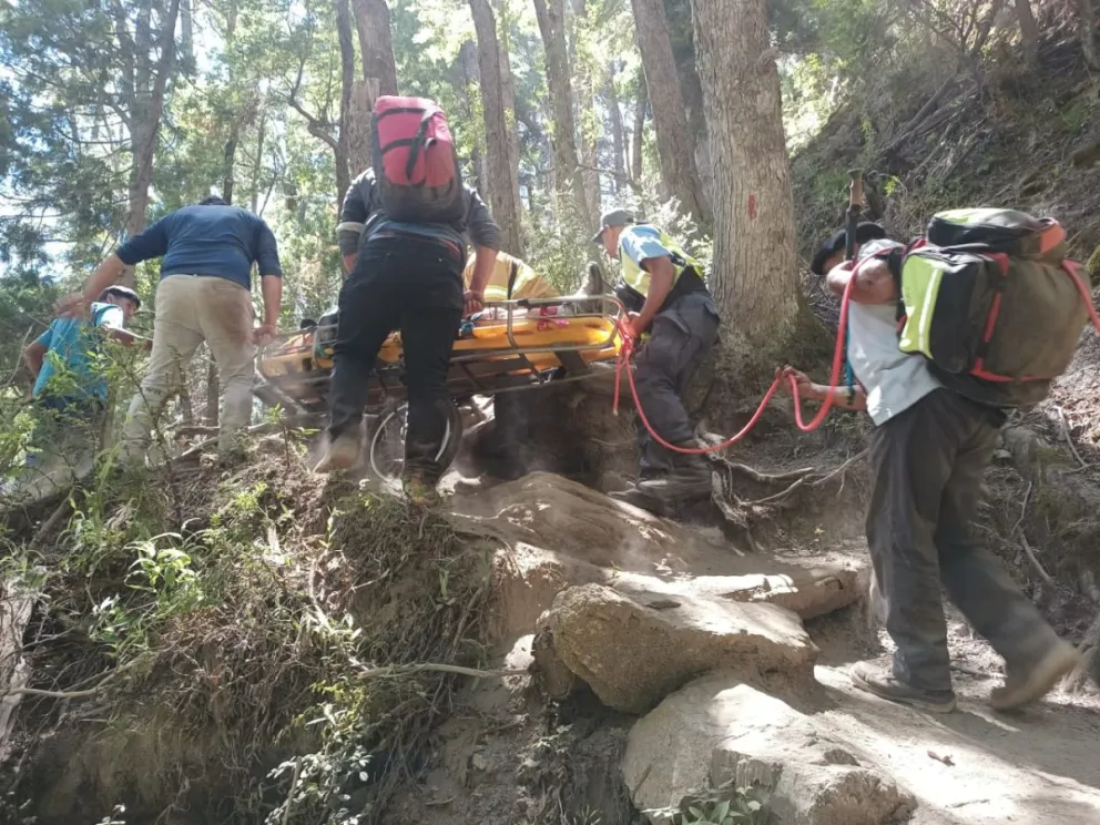 Un hombre se accidentó en un sendero de Traful y cerraron el sector preventivamente