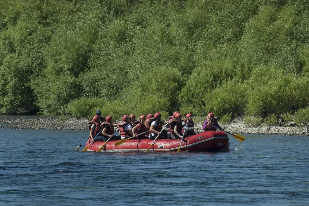 Rafting en Bariloche, donde la aventura se fusiona con la belleza natural 
