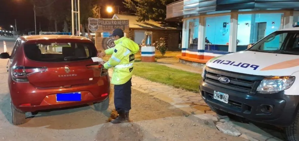 Un auto tenía pedido de secuestro y lo conducía la sobrina del dueño