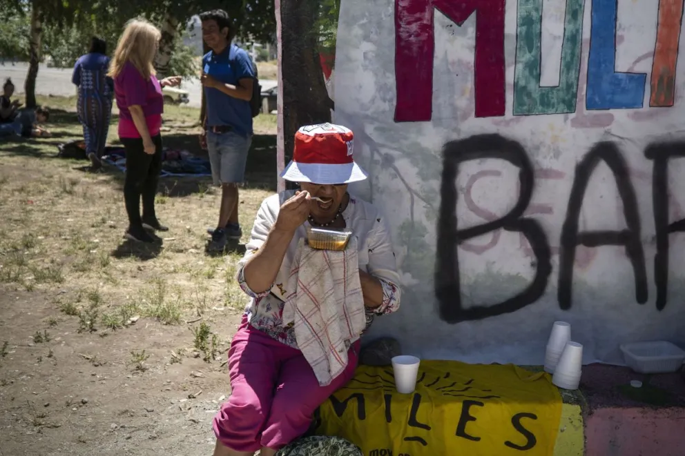 Frente al ajuste de Milei, trabajadores y estudiantes realizaron una olla popular