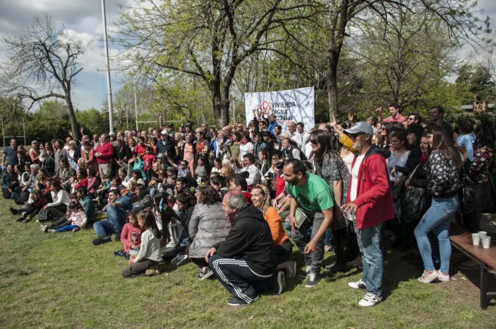 Una fundación transforma hogares y vidas en Bariloche con programas innovadores