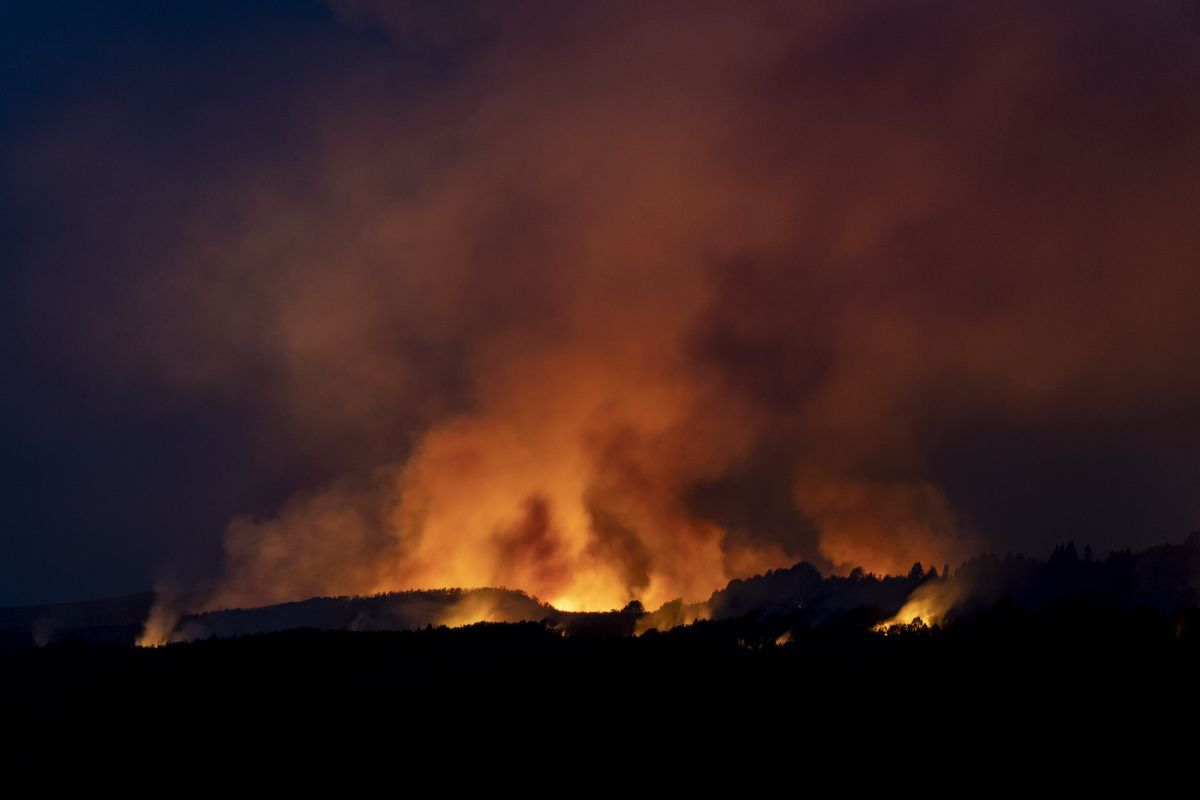 El incendio en Los Alerces ya consumió más de 7.500 hectáreas de bosque