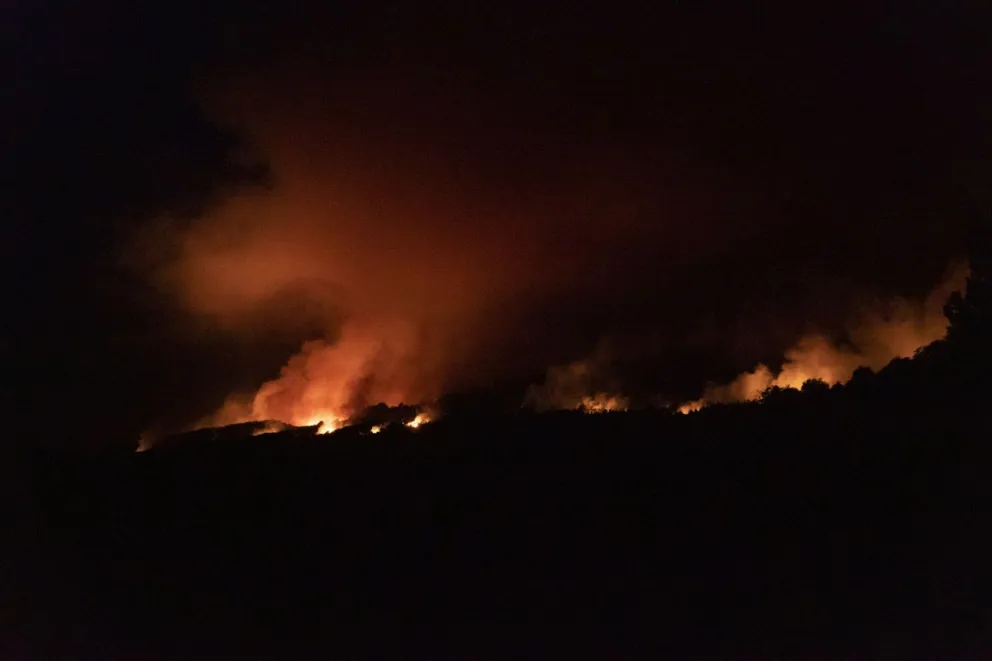 ¿Por qué está prohibido realizar fuego en espacios públicos en Bariloche?