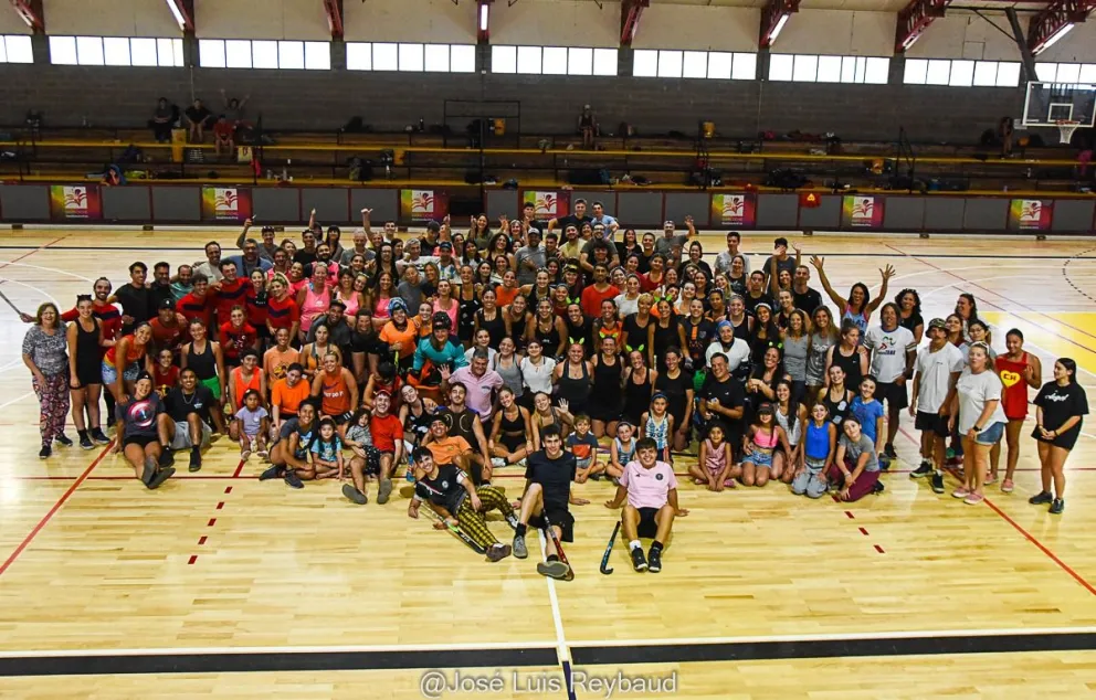 El hockey le puso amor, solidaridad y mucho juego a una linda causa