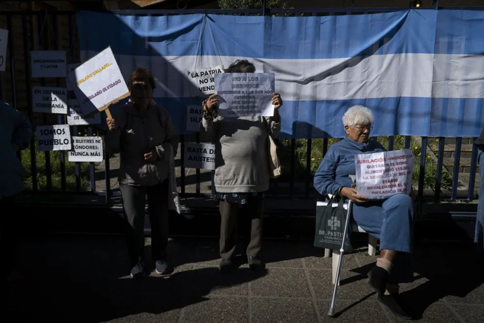 Oficializaron el bono de $70.000 para los jubilados que cobran la mínima