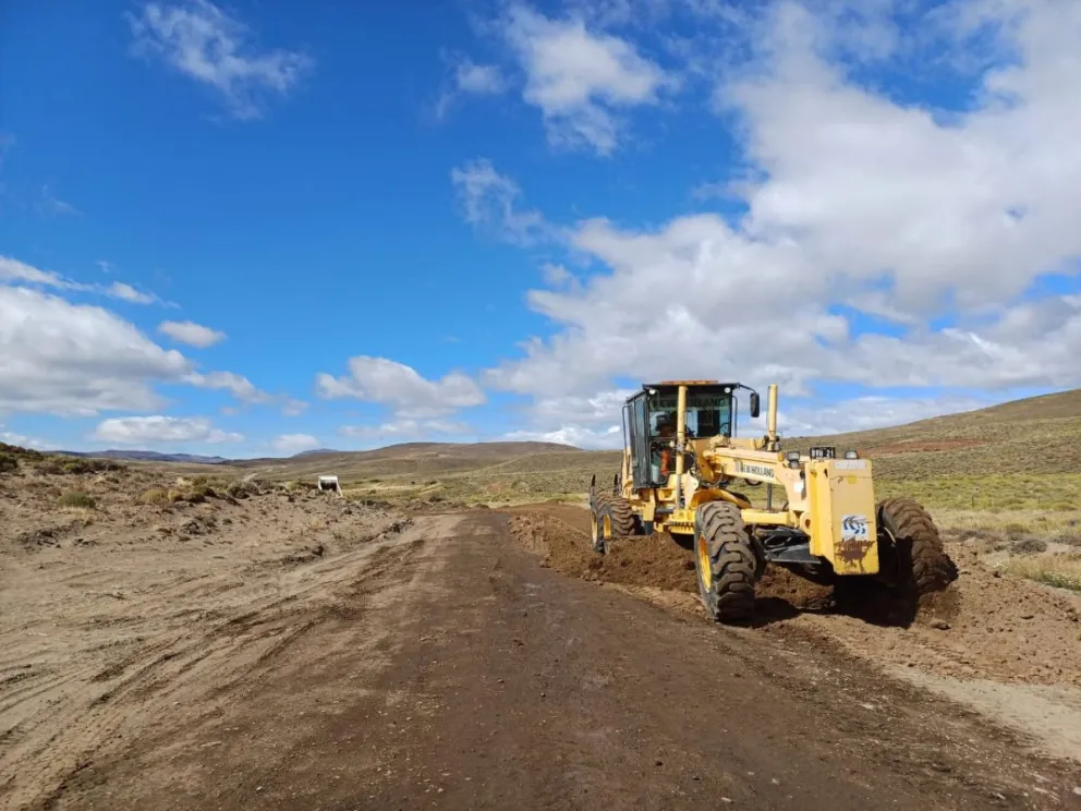 Realizaron tareas de ensanche en la ruta 23
