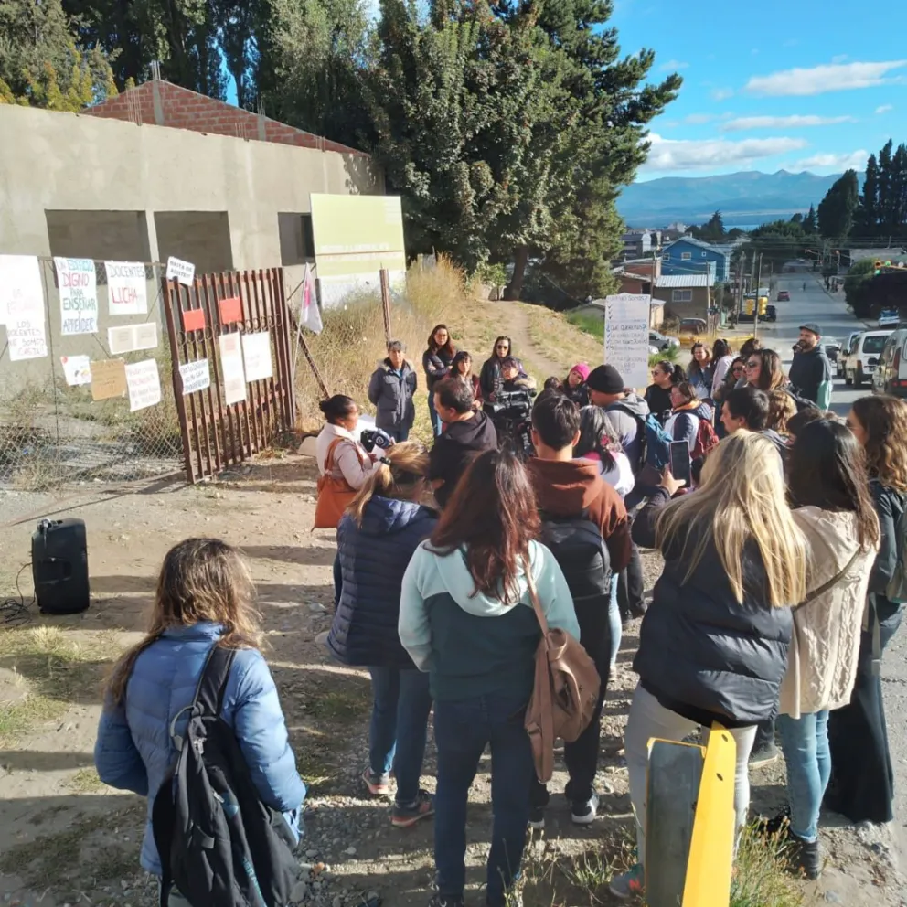 "La escuela va a cumplir 19 años y es increíble pensar que los estudiantes aún no tienen su lugar"