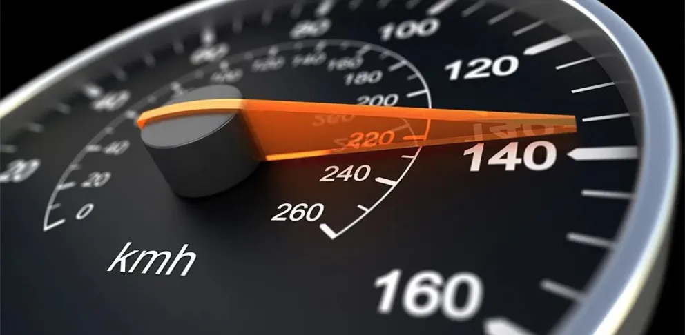 Cuál es la velocidad precautoria para circular por la vía pública