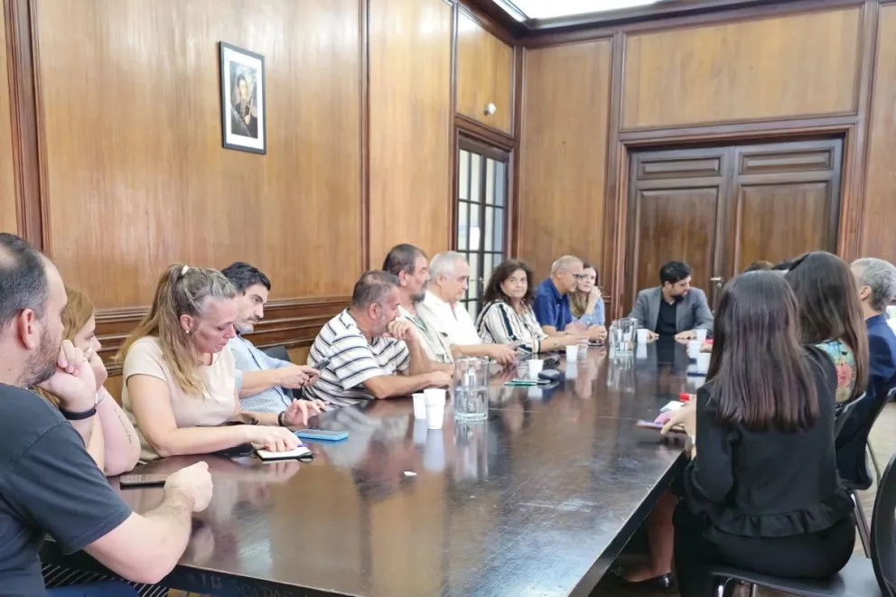 Los estatales rechazaron la propuestas salarial y convocaron a un paro nacional