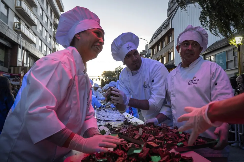 La barra de chocolate más larga del mundo midió 218 metros
