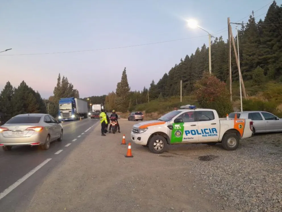 Retuvieron vehículos y motos por falta de documentación