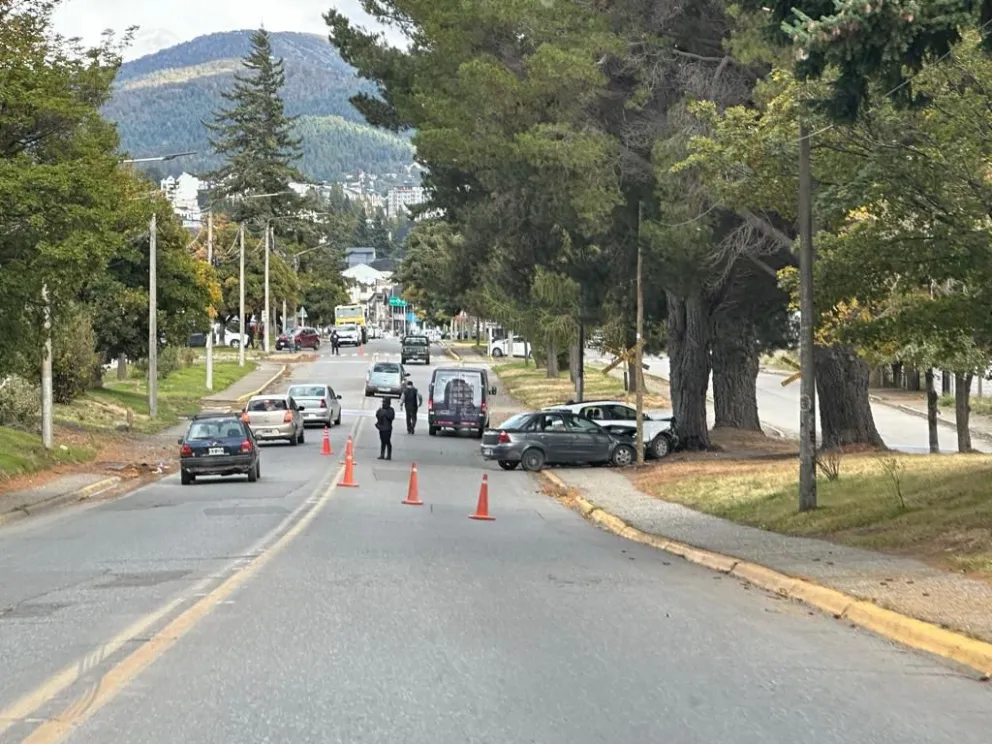 Sufrió una descompensación mientras conducía y chocó a otro auto