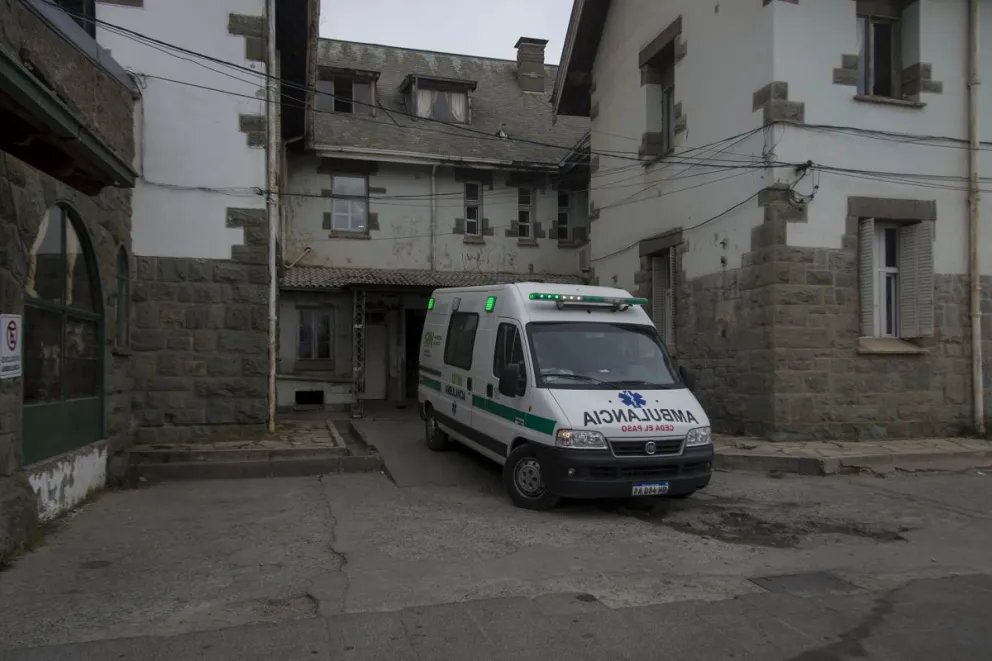 El hombre estaba trabajando en el desarme de publicidad cuando se desplomó. Foto: (ilustrativa) Marcelo Martínez