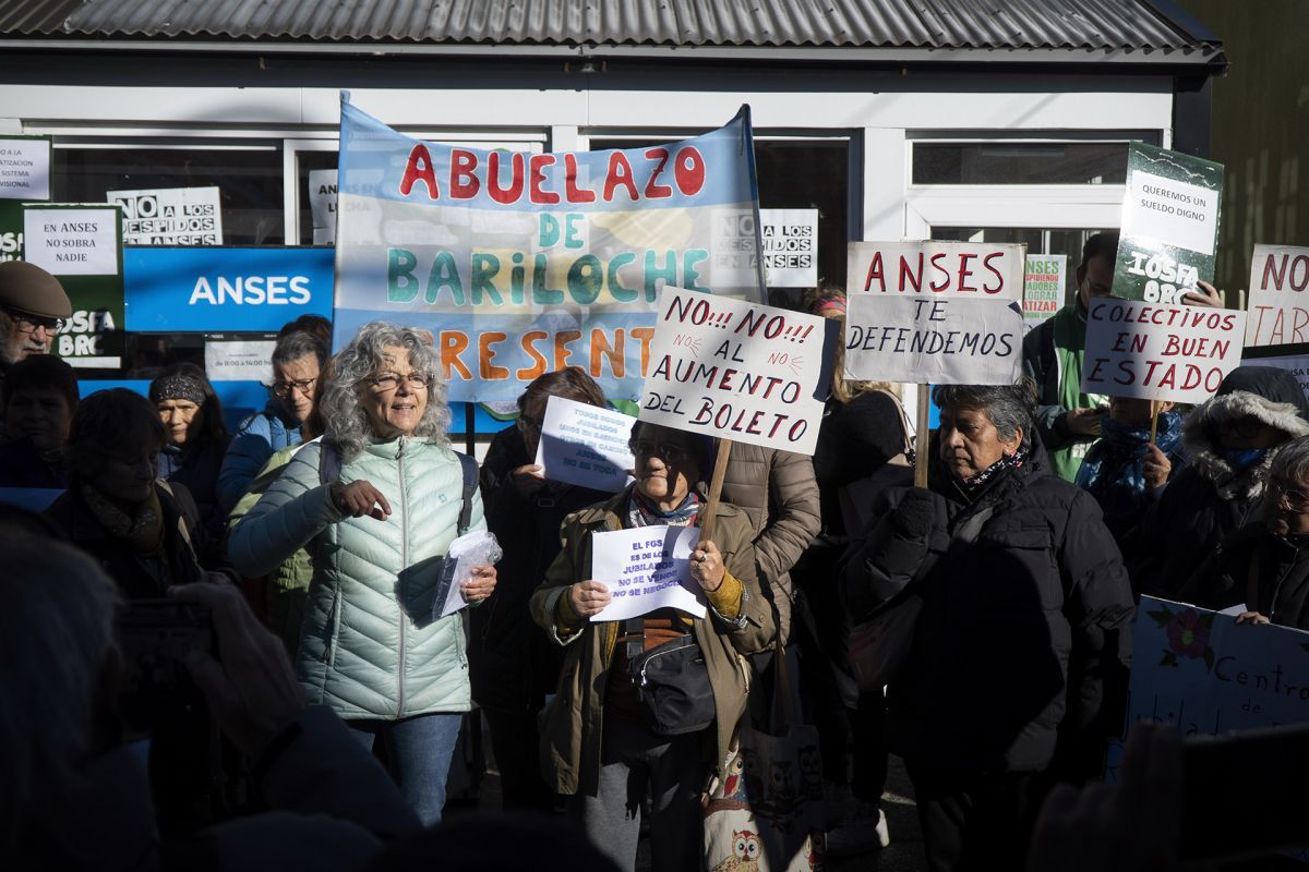 "Están destruyendo todo lo que es el Estado", afirmaron jubilados y pensionados de Bariloche