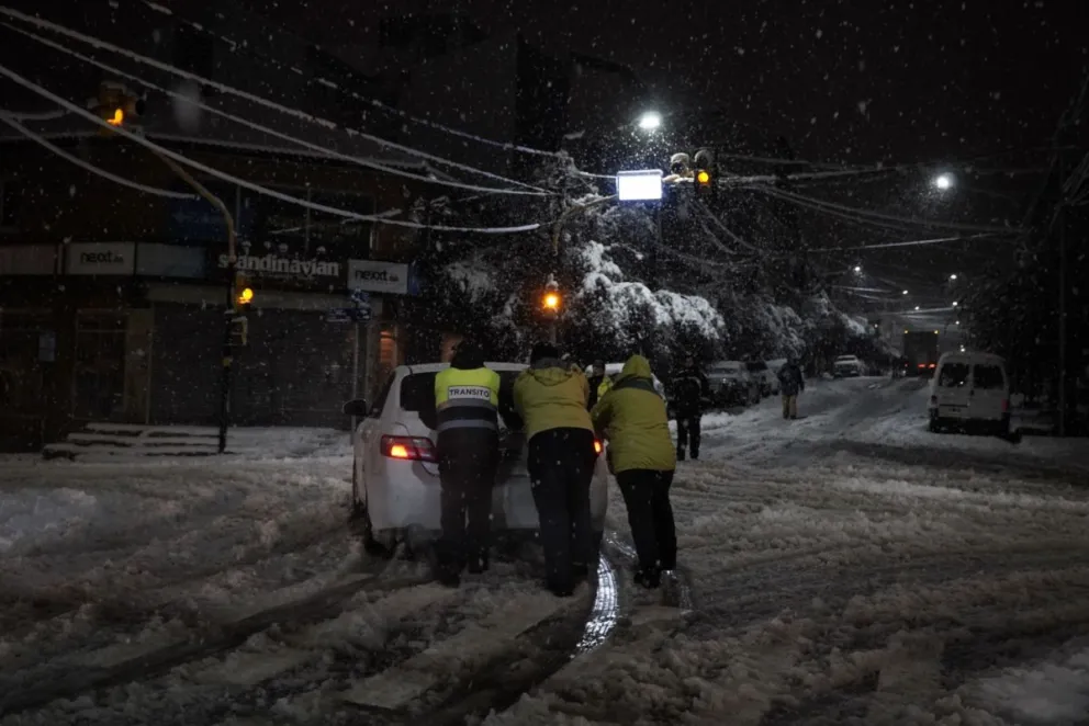 La nieve afecta la atención y servicios de dependencias públicas