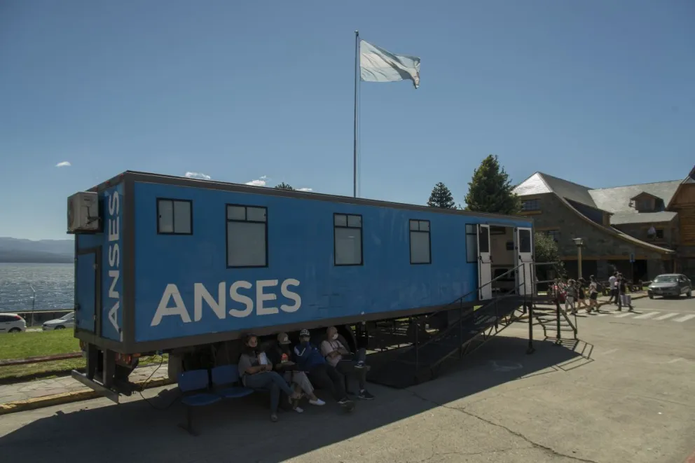 Anuncian aumentos de jubilaciones y pensiones para mayo