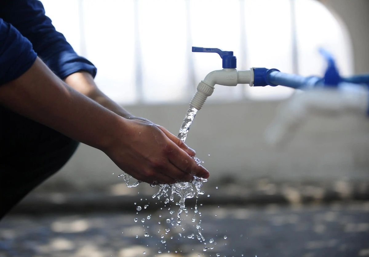 Se normaliza el suministro de agua en la zona de Pilar y Lago Gutiérrez 