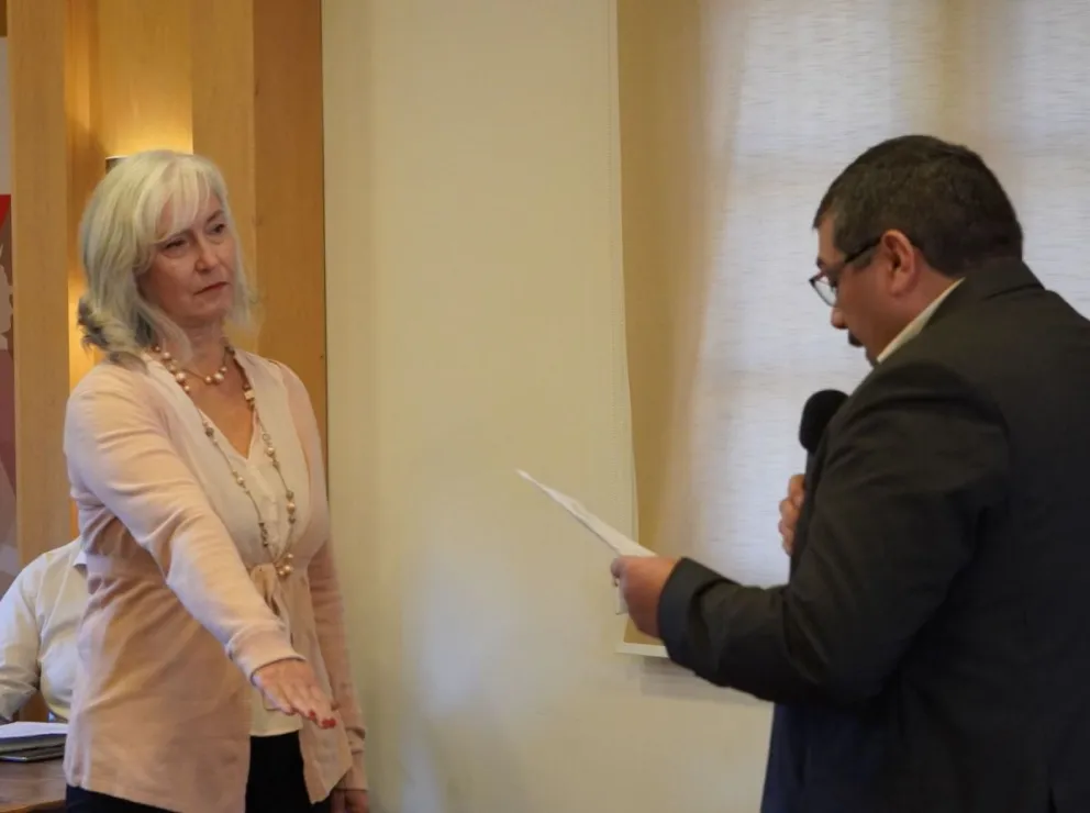 Laura Totonelli juró como concejal del bloque de JSRN